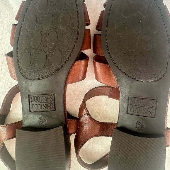 Mootsies Tootsies Brown Strappy Sandals soez 6 1/2 - Picture 4 of 8